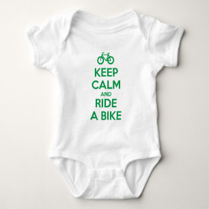 Bewahren Sie Ruhe und fahren Sie Fahrrad Baby Strampler