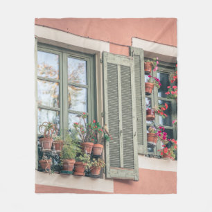 BEWERTETE BLUME IN VASE NEAR FENSTER FLEECEDECKE