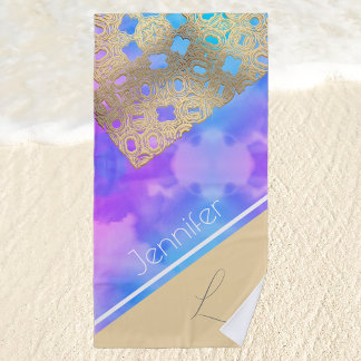 Bewölkte Ruhe: Das Golden Lace Beach Handtuch