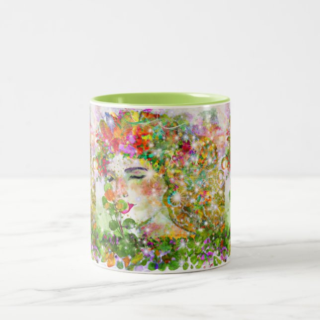 Bezaubernde Göttin Zweifarbige Tasse (Mittel)