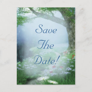 Bezaubernde Waldhochzeit Save the Date im Wald Ankündigungspostkarte