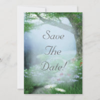 Bezaubernde Waldhochzeit Save the Date im Wald
