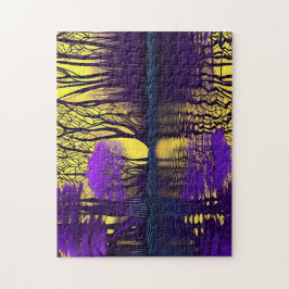 Bezaubernder Lila Wald am See