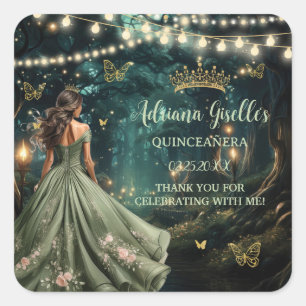 Bezaubertes Forest Sage Grünes Kleid Quinceañera 1 Quadratischer Aufkleber