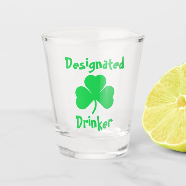 Bezeichneter Drinker St Patrick's Day Schnapsglas (Vorderseite)
