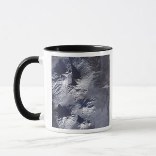 Bezymianny Vulkan stellt eine bescheidene Feder Tasse