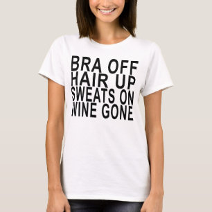 BH weg, Haar oben, schwitzt an, die T-S der Wein T-Shirt