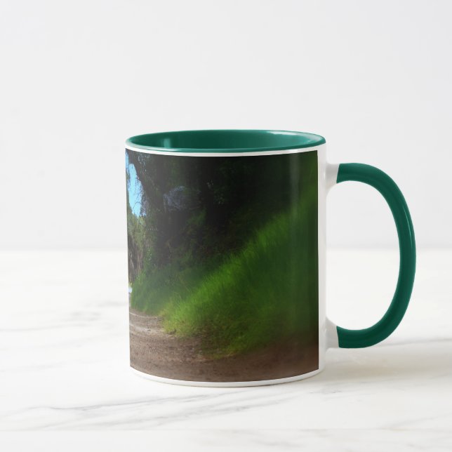 Bibel in einer Hand und in Kaffee im anderen Tasse (Rechts)