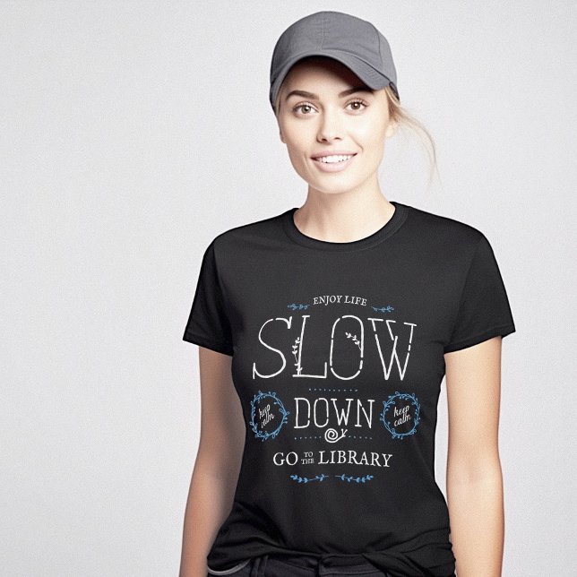 Bibliothek glücklich Slow Life T-Shirt (Library Happy Slow Life T-Shirt)