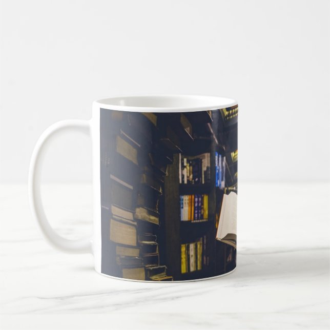 Bibliotheksbücher - Bücherregale im offenen Buch l Kaffeetasse (Links)