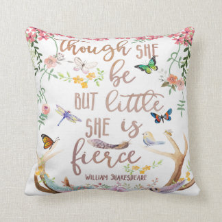 Bien qu'elle soit mais peu elle est coussin féroce