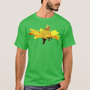 Biene auf einem Sonnenblumenaufkleber 1 T-Shirt