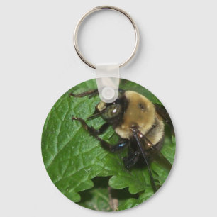 Biene auf Lemon Balm Schlüsselanhänger
