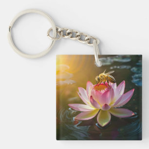 Biene auf Lotus-Blume Schlüsselanhänger