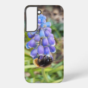 Biene auf Muscari Armeniacum, Traubenhyazinthe Samsung Galaxy Hülle