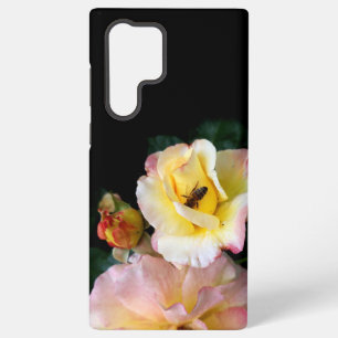 Biene auf rosa gelben Rosenblumen Samsung Galaxy Hülle