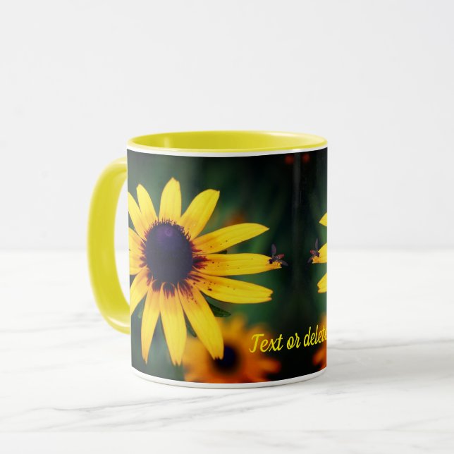 Biene on Black Mit Augen Susan Blume Personalisier Tasse (Vorderseite Links)