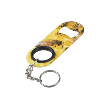Bienen auf Honigwabe Mini Flaschenöffner