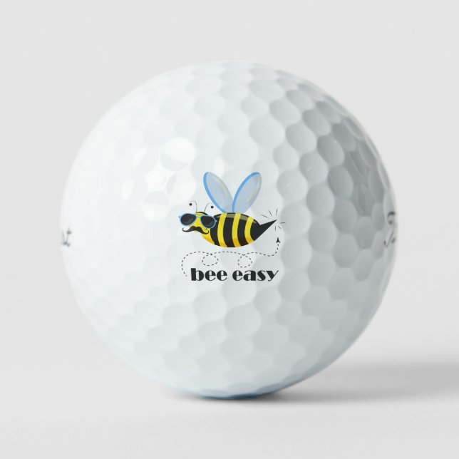 Bienenfigur mit Schnurrbart-Sonnenbrille Bee Easy Golfball (Vorderseite)