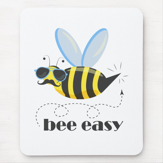 Bienenfigur mit Schnurrbart-Sonnenbrille Bee Easy Mousepad (Vorne)