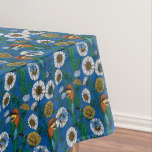 Bienenfresser auf blau tischdecke