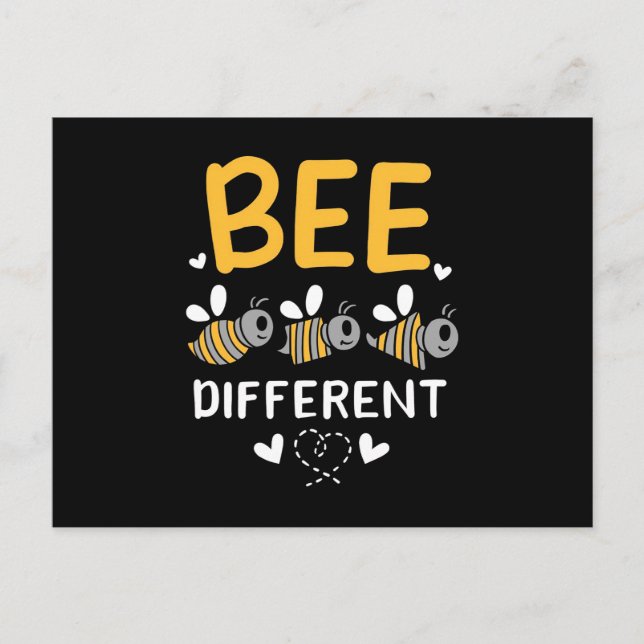 Bienenkopfgeschenk | Bee Different Postkarte (Vorderseite)