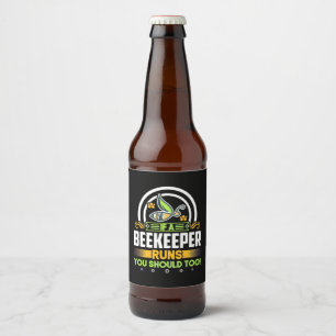 Bienenkopfgeschenk   Ein Imker läuft auch Sie soll Bierflaschenetikett