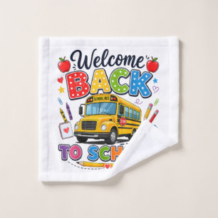 Bienvenue à bord pour le chauffeur de bus scolaire
