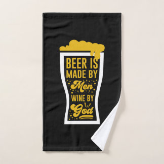 Bier wird von Männern hergestellt Handtuch