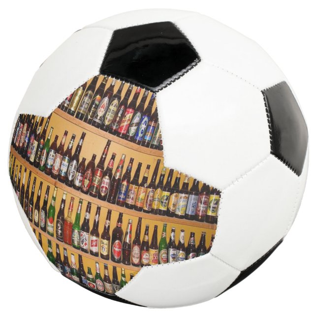 Bierflaschen für Fußball (Dreiviertel)