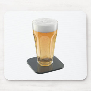 Bierglas auf glänzenden schwarzen Untersetzer Mousepad
