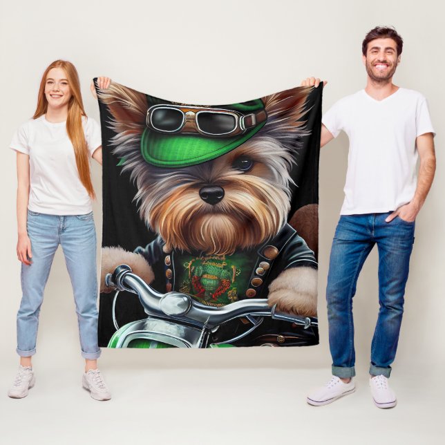 Biewer Terrier Dog Autofahrrad St. Patrick's Day Fleecedecke (Beispiel)