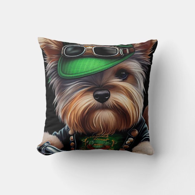 Biewer Terrier Dog Autofahrrad St. Patrick's Day Kissen (Vorderseite)