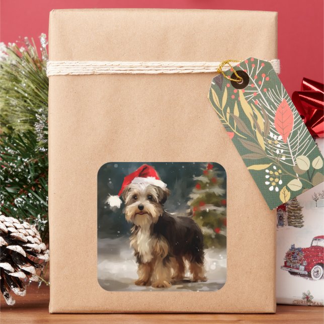 Biewer Terrier Dog in Schneehocht Quadratischer Aufkleber (Feiertag)