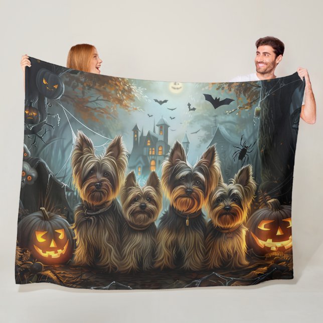 Biewer Terrier Halloween Night Doggy Delight Fleecedecke (Beispiel)