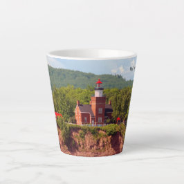 Big Bay Lighthouse aus Wasser Latte Tasse