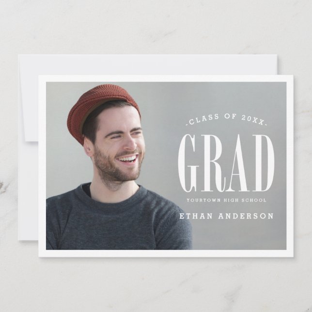 Big Bold Grad | Foto-Graduierungspartei für Weißte Einladung (Vorderseite)