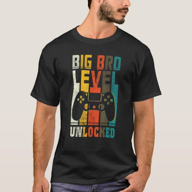 Big-Bro-Ebene entriegelt, um weiter oben auf T-Shirt (Vorderseite)