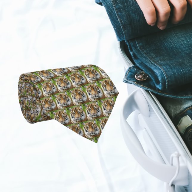 Big Cat Tiger Muster Krawatte (In Situ (Rolled))