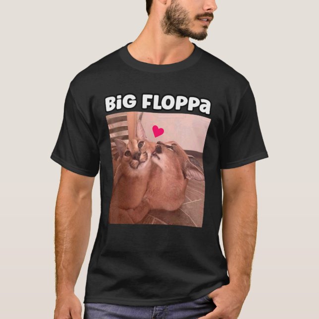 Big Floppa Cat T-Shirt (Vorderseite)