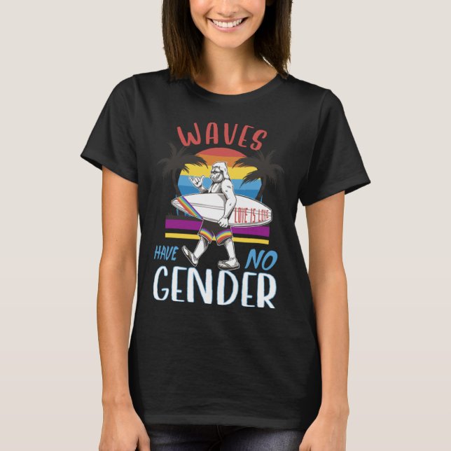 Big Foot with Surfboard Gay Pride Love is Love Men T-Shirt (Vorderseite)