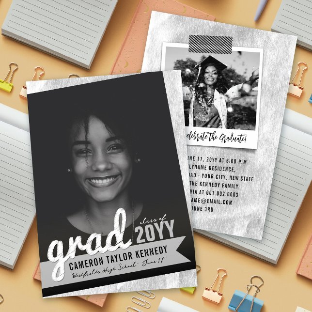 Big Grand Scribbles Silver Foil Graduation Party Einladung (Von Creator hochgeladen)