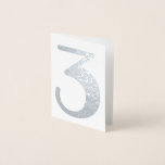 Big Number Wedding Modern Silver Folienkarte<br><div class="desc">Moderner Schriftart Stil mit großen Zahlen für Ihre Hochzeit Tischnummer Karten. Fügen Sie weitere Informationen hinzu,  z. B. Gastnamen. Sie können zwischen realer Silber- und Goldfolie wählen.</div>