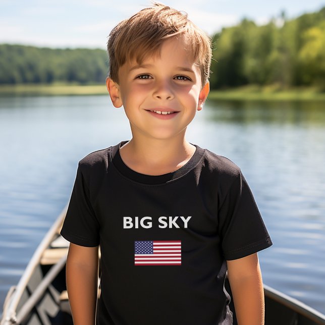 Big Sky USA American Flag Dark Color T-Shirt (Von Creator hochgeladen)