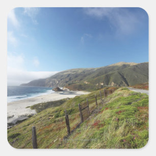 Big Sur Perfektion, wo die Berge rollen Quadratischer Aufkleber