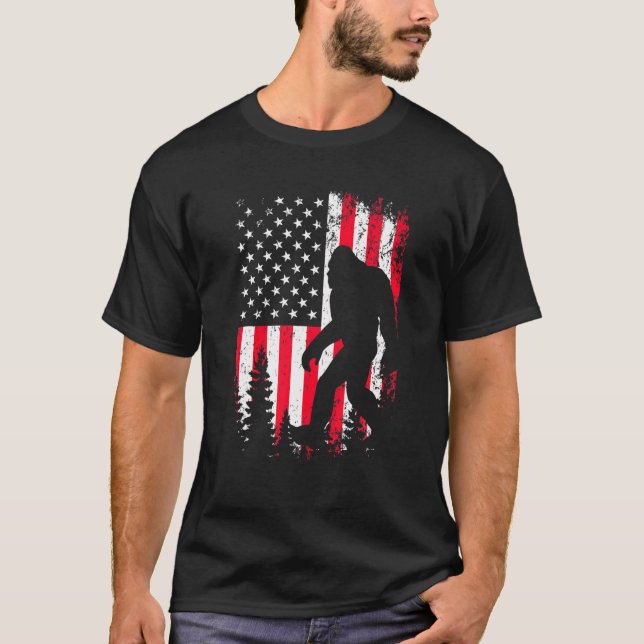 Bigfoot 4. Juli amerikanische Flagge T-Shirt (Vorderseite)