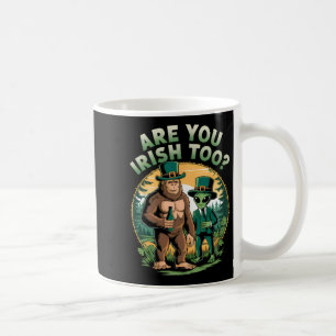 Bigfoot and Alien Drinking Beer Funny St Patricks Kaffeetasse