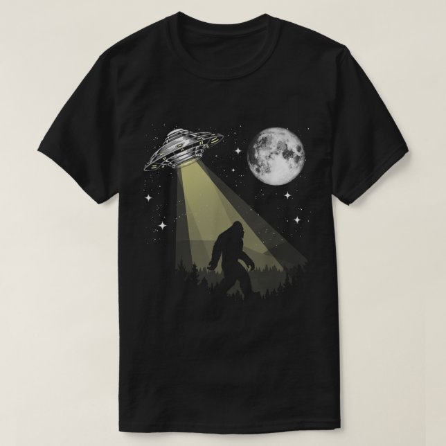 Bigfoot and UFO Under the Moonlight T-Shirt (Design vorne)