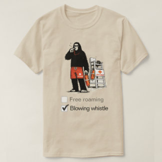 Bigfoot arbeitet als Rettungsschwimmer T-Shirt
