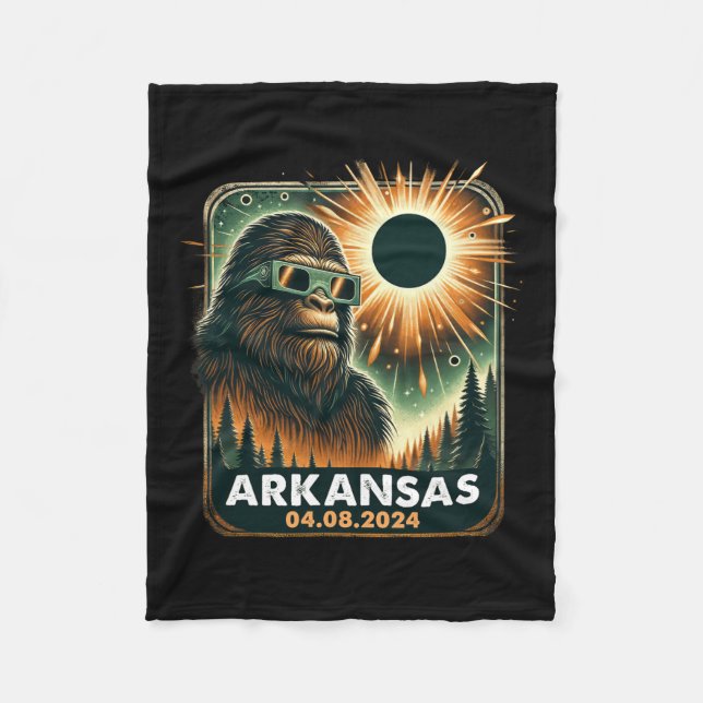 Bigfoot Arkansas Total Solar Eclipse 2024 Wearing Fleecedecke (Vorderseite)